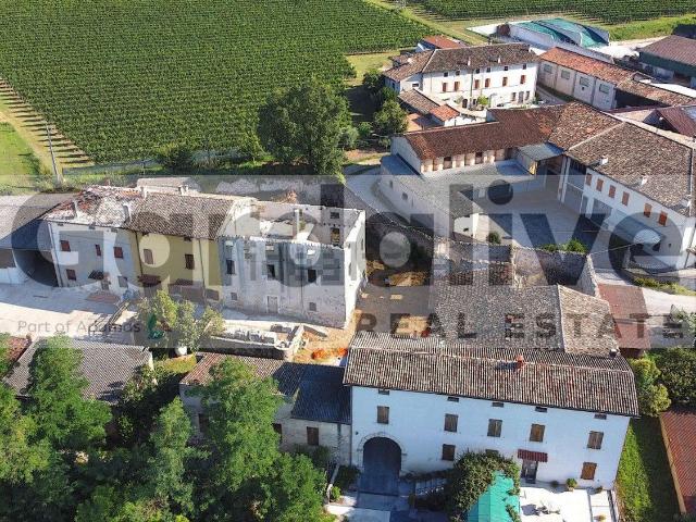 Rustico in vendita a Pozzolengo, Lombardia