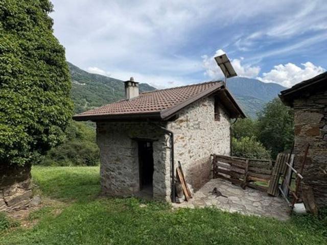 Rustico in vendita a Comunità montana della valle Camonica, Berzo Demo