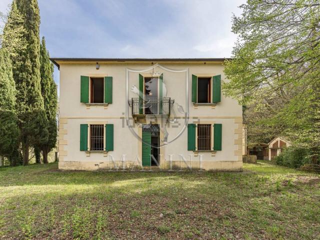 Rustico in vendita a Palazzo Del Pero, Toscana