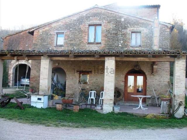 Rustico in vendita a Urbino, Pesaro e Urbino