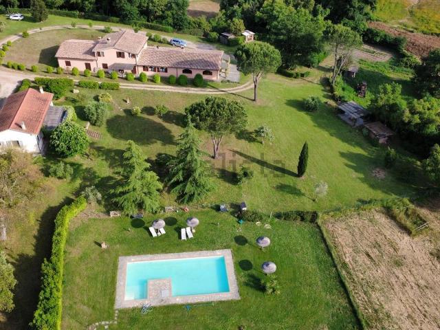 Rustico in vendita a Roccastrada, Toscana