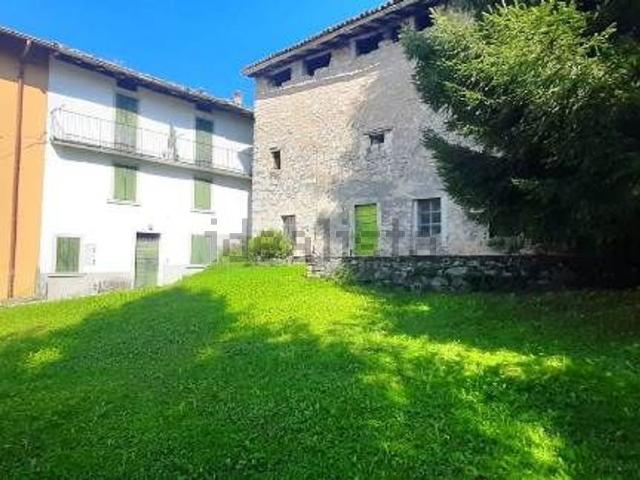 Rustico in vendita a Comunità Montana della Valle Brembana, Zogno