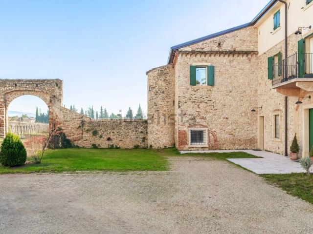 Rustico in vendita a San Pietro In Cariano, Veneto