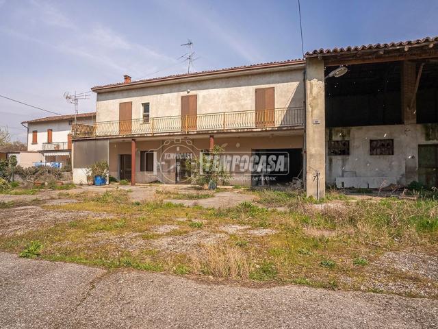 Rustico in vendita a Montichiari, Lombardia