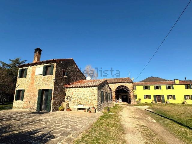 Rustico in vendita a Baone, Veneto