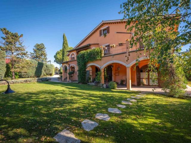 Rustico in vendita a San Gemini, Umbria