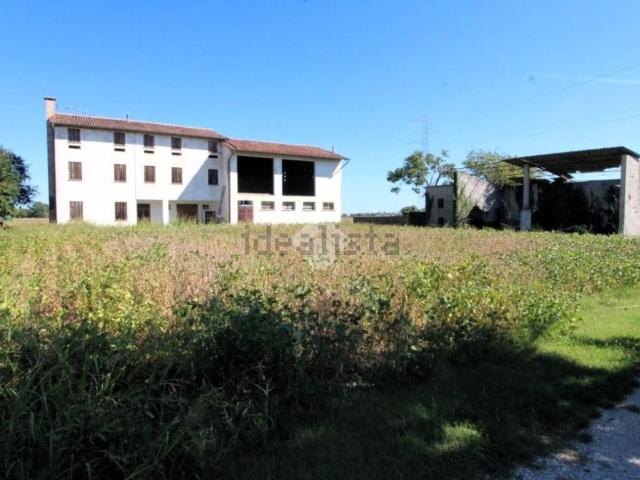 Rustico in vendita a Roncade, Treviso