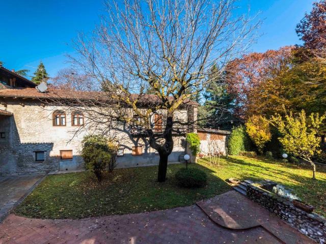 Rustico in vendita a Brembate Di Sopra, Lombardia