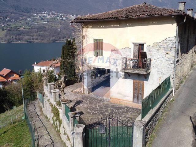 Rustico in vendita a San Felice, Endine Gaiano