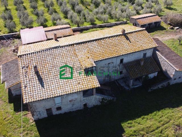 Rustico in vendita a Lugnano In Teverina, Umbria