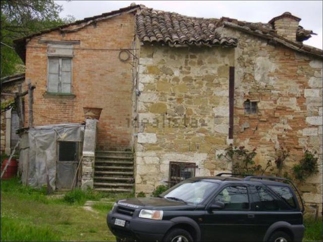 Rustico in vendita a Castello, Marche