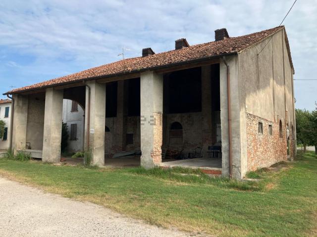 Rustico in vendita a Curtatone, Lombardia