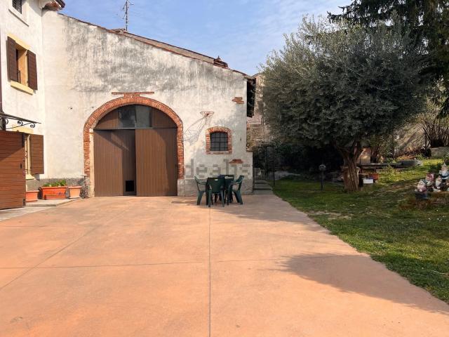 Rustico in vendita a Sona, Veneto