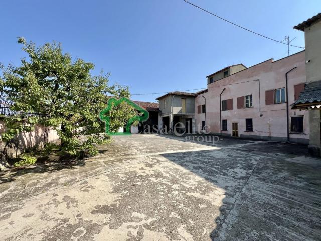 Rustico in vendita a Crespiatica, Lombardia