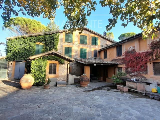 Rustico in vendita a Podere le Spiagge, Cenerente