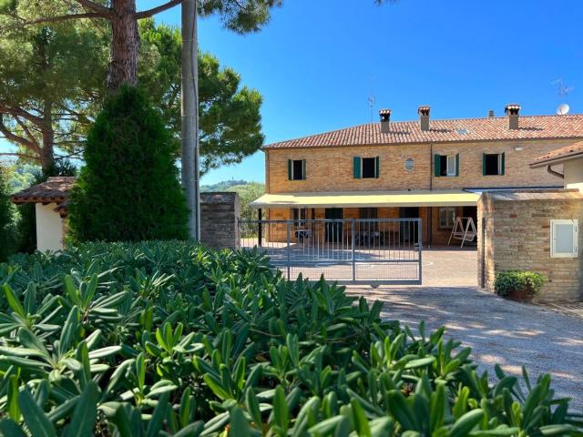 Rustico in vendita a Sant'Andrea in Villis, Marche