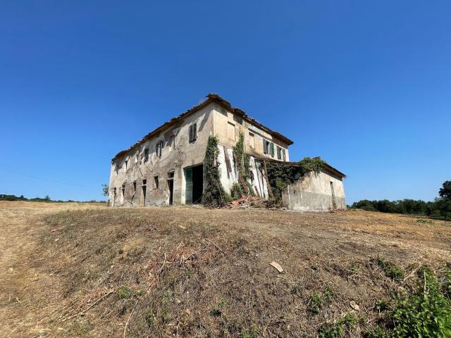Rustico in vendita a Santo Pietro Belvedere, San Pietro Belvedere