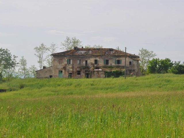Rustico in vendita a San Pietro Belvedere, Toscana