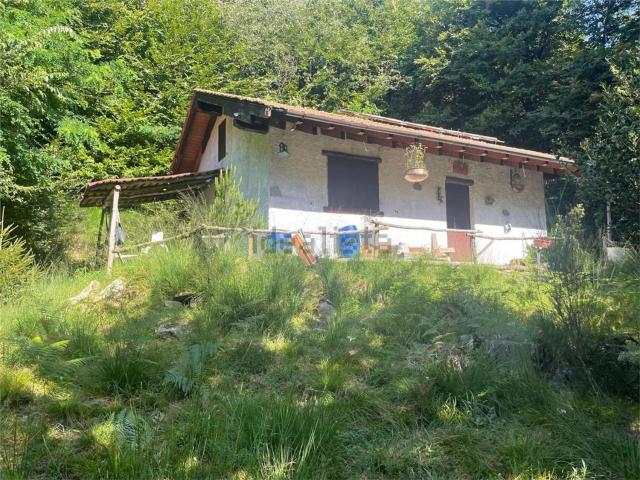 Rustico in vendita a Comunità Montana del Piambello, Marchirolo