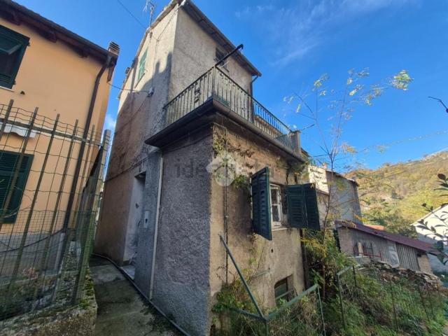 Rustico in vendita a Montoggio, Liguria