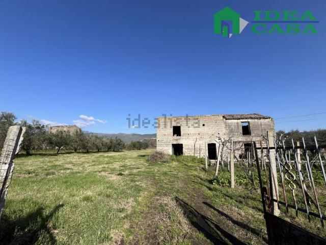 Rustico in vendita a Vitulazio, Campania