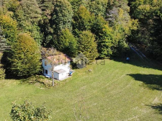Rustico in vendita a Tolmezzo, Friuli-Venezia Giulia