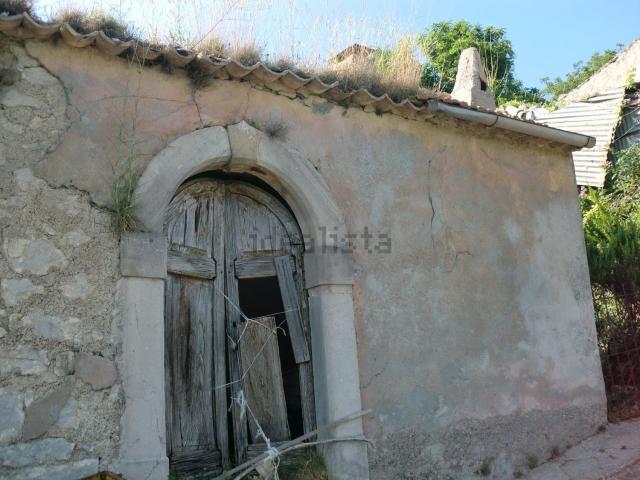 Rustico in vendita a Rocchetta A Volturno, Molise