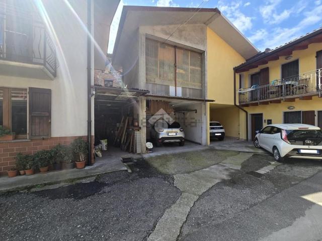 Rustico in vendita a Curno, Lombardia