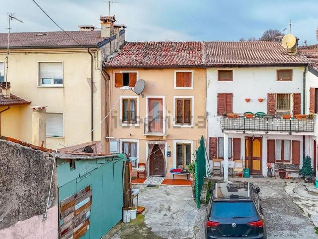 Rustico in vendita a Montecchia Di Crosara, Veneto