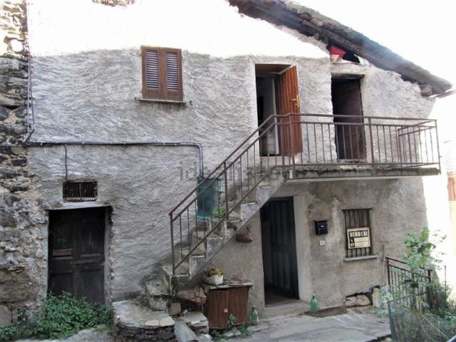 Rustico in vendita a Castione Andevenno, Lombardia