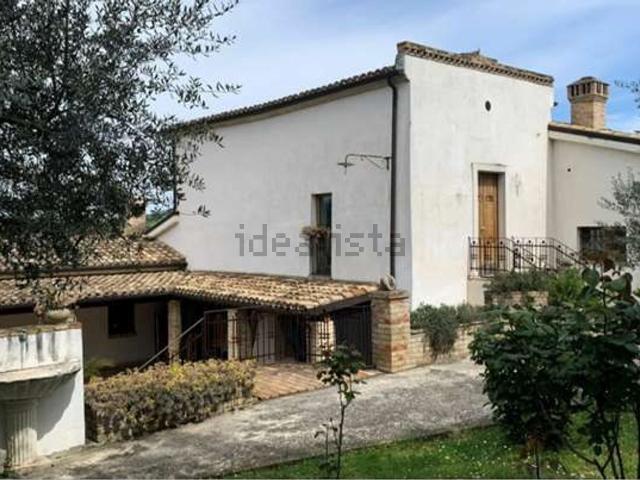 Rustico in vendita a Loreto Aprutino, Abruzzo