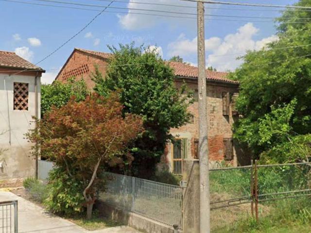 Rustico in vendita a Legnago, Veneto