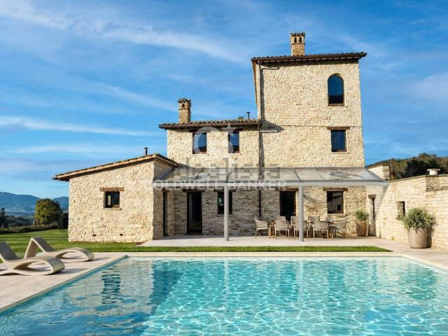 Rustico in vendita a Urbino, Pesaro e Urbino