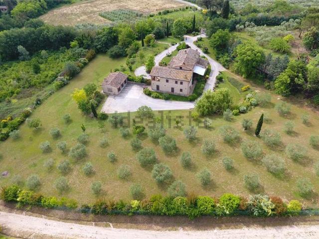 Rustico in vendita a Ponte San Giovanni, Cenerente