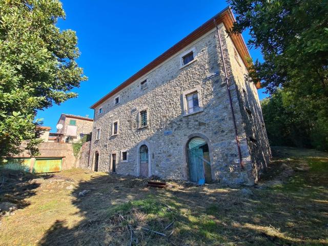 Rustico in vendita a Castellina Marittima, Toscana