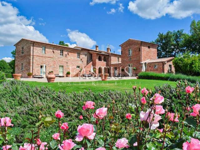 Rustico in vendita a Foiano Della Chiana, Toscana
