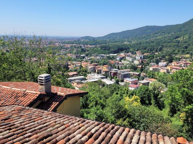 Rustico in vendita a Alzano Lombardo, Lombardia