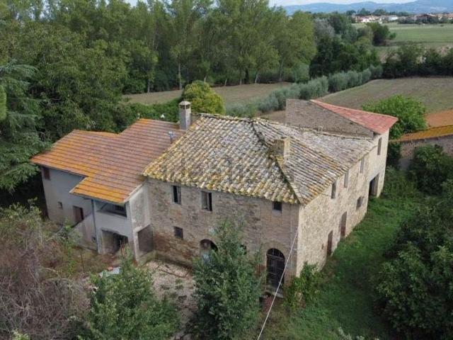 Rustico in vendita a Bastia Umbra, Umbria
