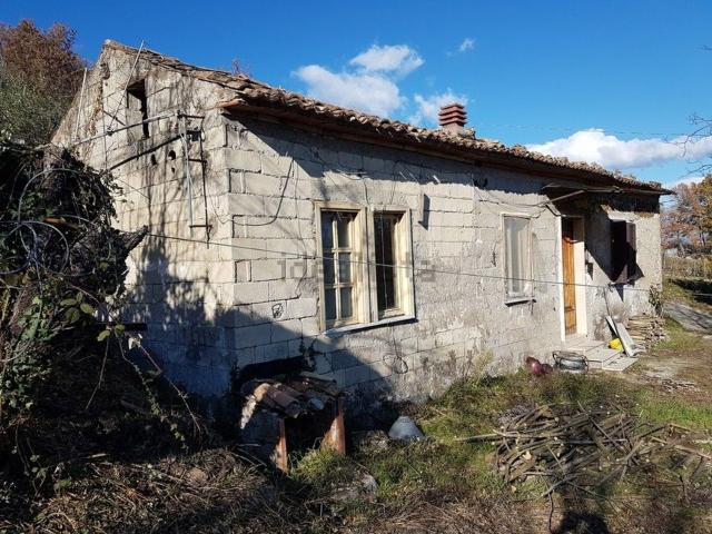 Rustico in vendita a Ceccano, Lazio