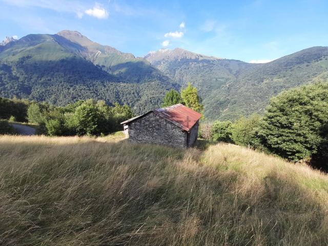 Rustico in vendita a Livo, Lombardia