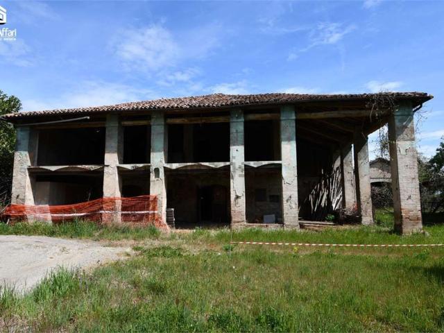 Rustico in vendita a Buon Pastore-Sant'Agnese-San Damaso, Modena