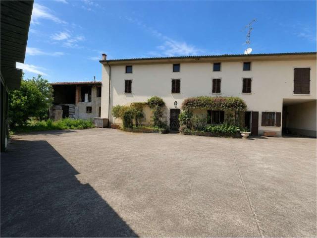 Rustico in vendita a Montichiari, Lombardia