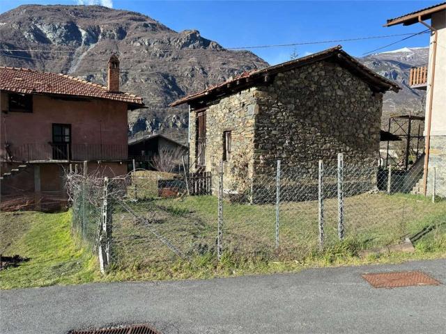 Rustico in vendita a Pontey, Aosta