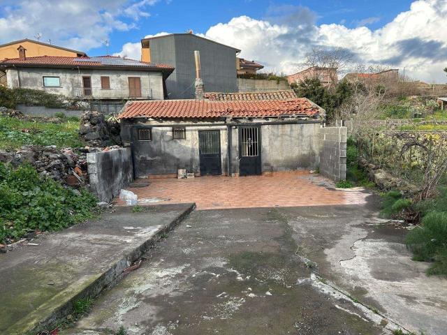 Rustico in vendita a Belpasso, Sicilia