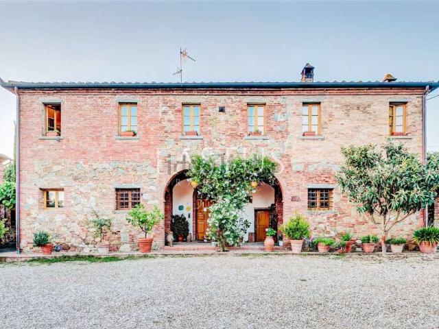 Rustico in vendita a Foiano Della Chiana, Toscana