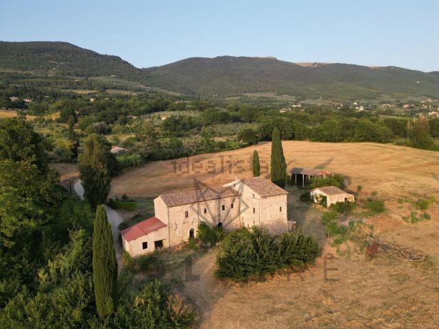 Rustico in vendita a Assisi, Umbria