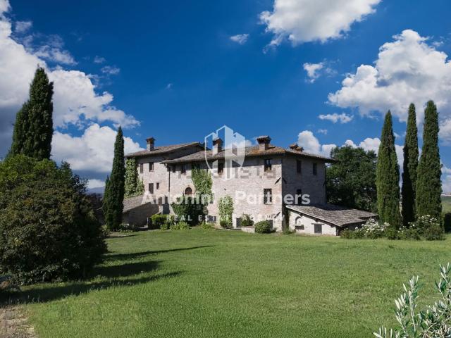 Rustico in vendita a Izzalini, Umbria