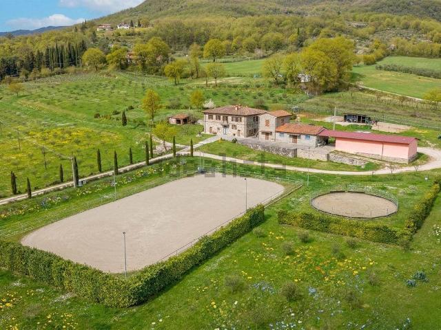 Rustico in vendita a Castel Focognano, Toscana
