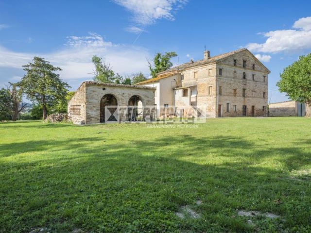 Rustico in vendita a Marche, Macerata