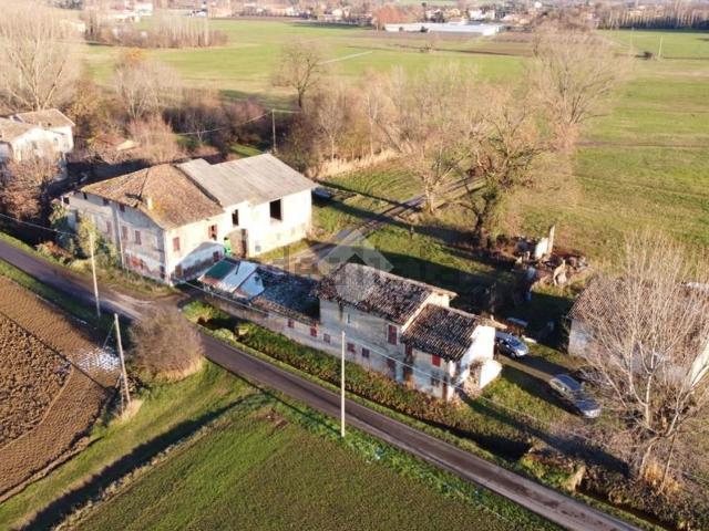 Rustico in vendita a Re, Reggio Emilia